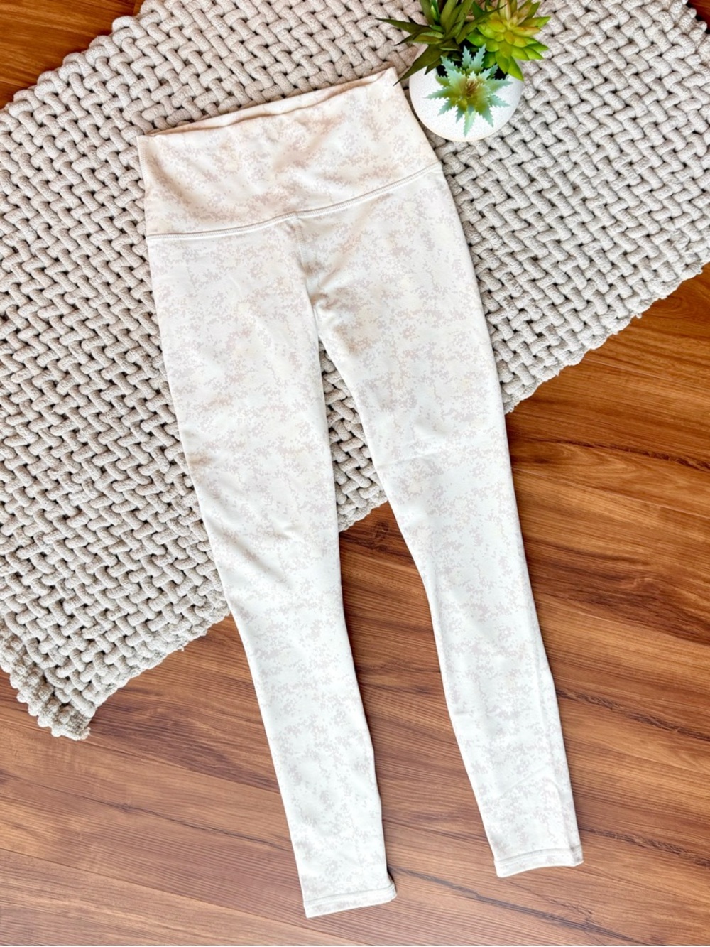 Fabletics | Define PowerHold® High-Waisted 7/8 Legging White Camo | XX-Small